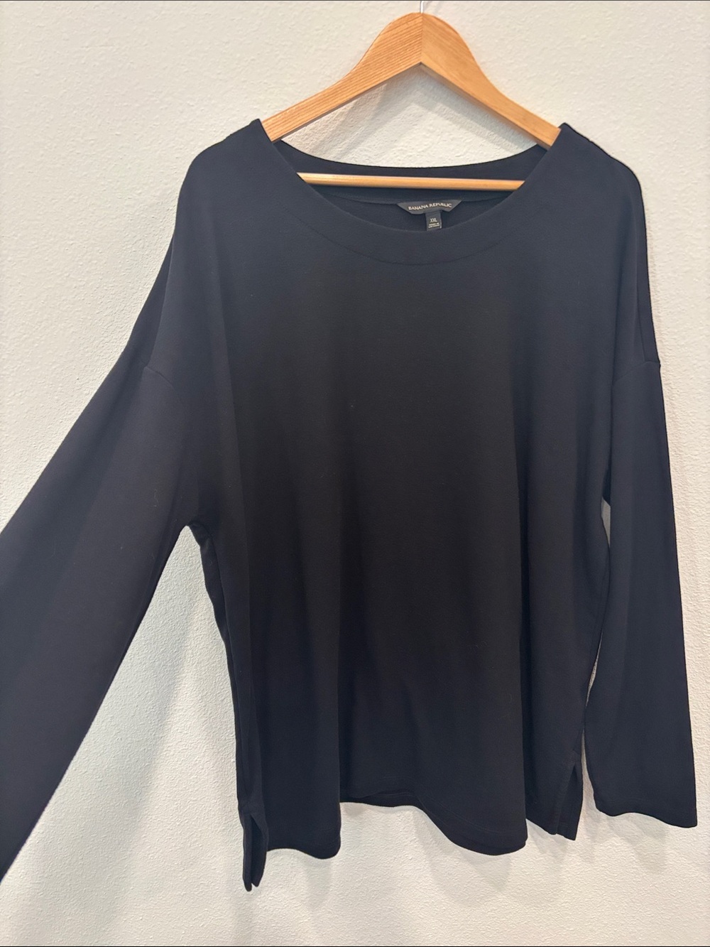 Banana Republic Women’s Black Long-Sleeve Crewneck Tee Size XXL